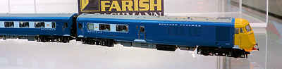 Farish N gauge blue pullman with yellow ends